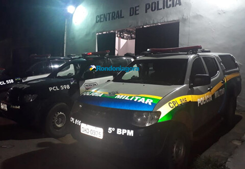 Pai e filho são presos após briga durante bebedeira