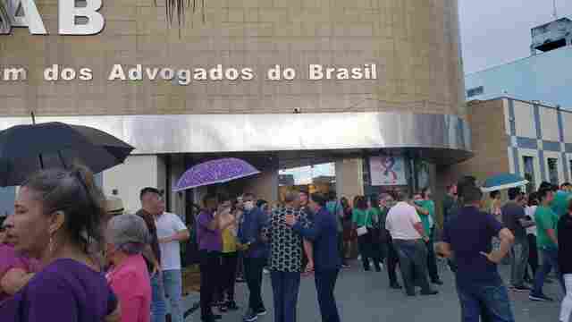 Advogados aguardam término da votação e início da contagem de votos