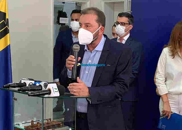 Hildon anuncia que demais servidores da educação também terão abono