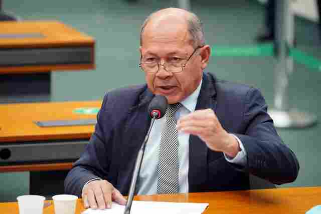 Proposta do deputado Chrisóstomo que regulamenta fabricação, venda e emprego de fogos de artifício é aprovada; vídeo