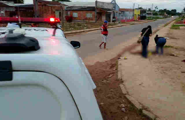 Mulher é atacada a pauladas e tem pescoço degolado