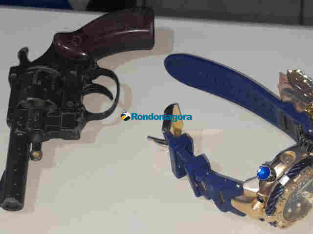 Jovem e adolescente criminosos, que se preparavam para assaltos, são presos pela PM