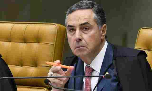 Ministro do STF determina exigência de comprovante de vacina para quem chegar ao país