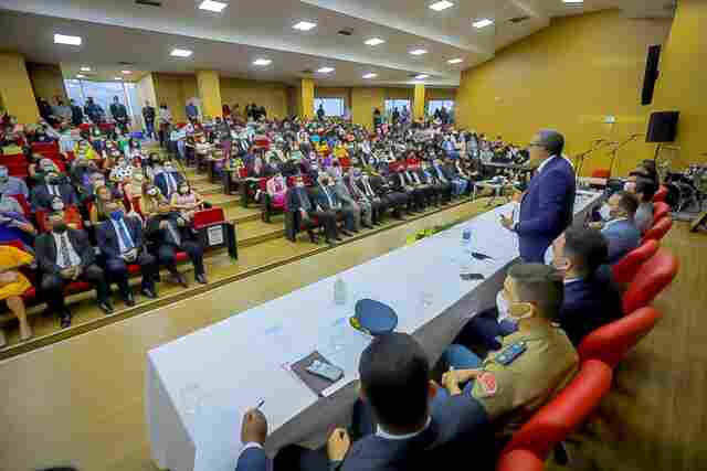 Deputado Alex Silva reconhece importância das igrejas no período da pandemia da Covid-19
