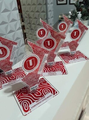 Acadêmicos de Jornalismo e Publicidade são premiados em Mostra Científica da Uniron