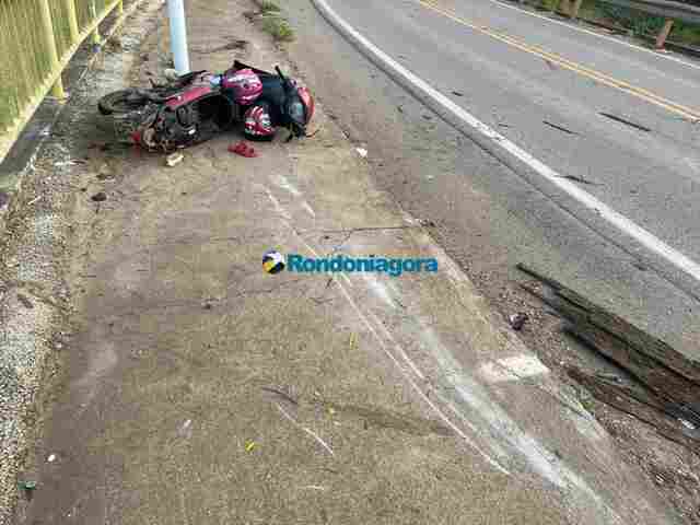Ocupantes de moto são atingidas por tora de madeira na ponte da BR-319, em Porto Velho