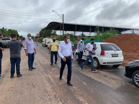 Prefeito detalha asfaltamento em mais ruas do bairro Lagoa e obras no Igarapé e na avenida Calama
