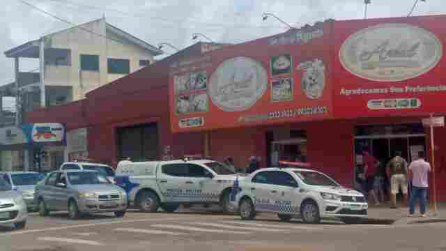 Homem é baleado e dois são presos em tiroteio em frente a panificadora no bairro Areal