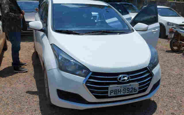 Delegacia de Furtos e Roubos prende homem e apreende veículo clonado com placas de Brasília