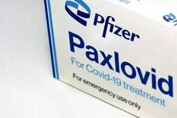 Pfizer diz que testou com sucesso tratamento oral contra Ômicron