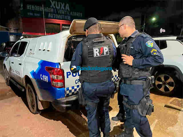 Idoso tenta matar a mulher e é desarmado pelos filhos