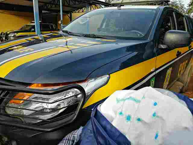 PRF apreende 10 quilos de cocaína, diluídos em roupas, na BR-364