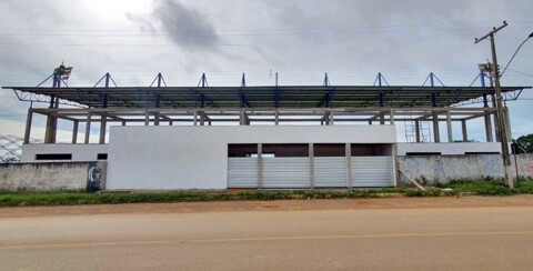 Mosquini destaca que nova arquibancada do estádio Leal Chapelão já está em fase de conclusão