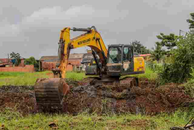 Serviço de limpeza de canais é intensificado em Porto Velho