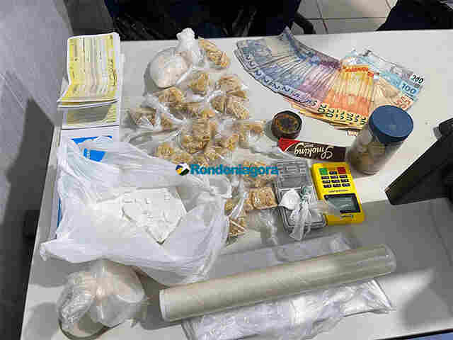 Tráfico: mulher de homem assassinado é presa após Polícia encontrar droga em imóvel do casal