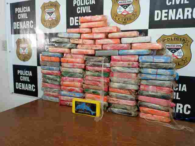 Denarc apreende caminhonete com mais de 80 quilos de cocaína em posto de combustível na capital