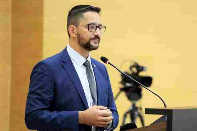 Anderson Pereira requer que Sesau adote providências para disponibilização de equipamentos aos profissionais da saúde em Guajará-Mirim