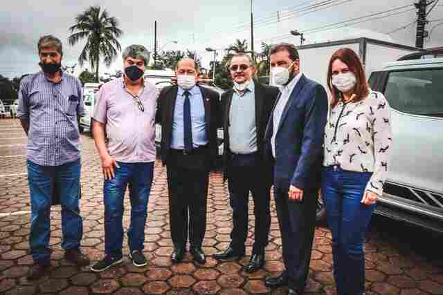 Coronel Chrísóstomo entrega três veículos de transporte de material biológico para a capital