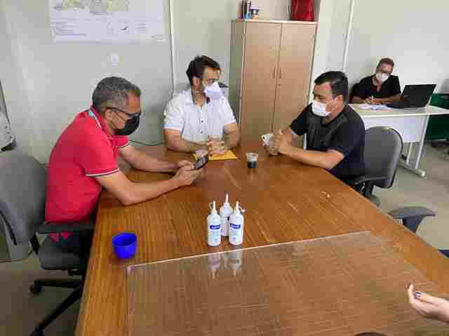 Vinícius Miguel deixa gestão municipal, agradece Hildon Chaves e parte para candidatura ao Governo