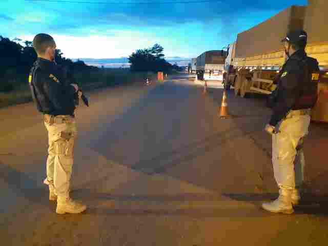 PRF reforça fiscalização para coibir infrações de trânsito no carnaval