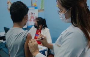 Vacinação infantil contra a covid-19 segue em escolas da rede municipal de Porto Velho