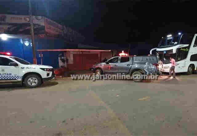 Suspeita de envolvimento em roubo de mais de R$ 100 mil é presa em ônibus com R$ 30 mil