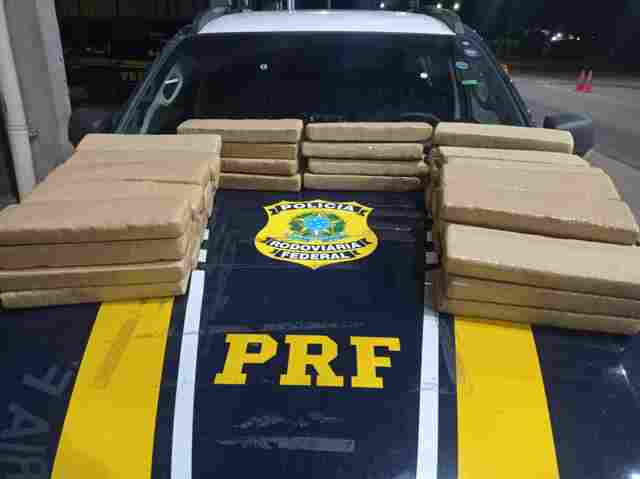 PRF prende motorista com mais de 50 quilos de maconha na BR-364