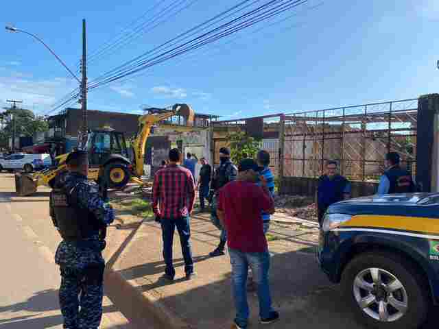 Vídeo: ação contra tráfico nas proximidades da rodoviária continua com demolição de prédios abandonados