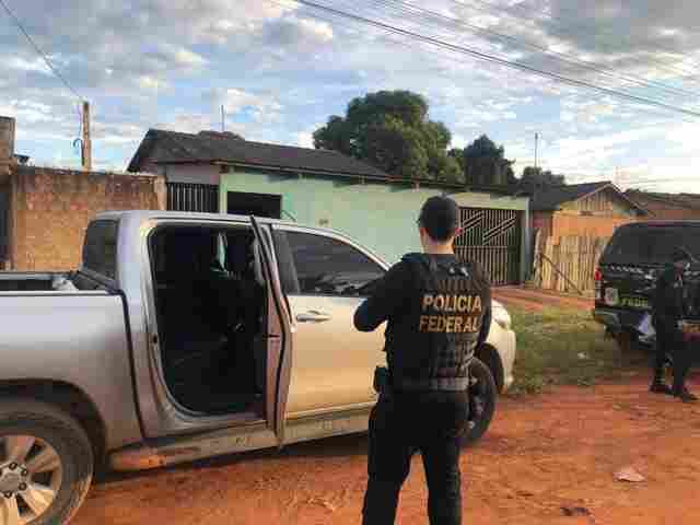 Operação da PF mira servidor público, advogado e empresários envolvidos em venda de diamantes