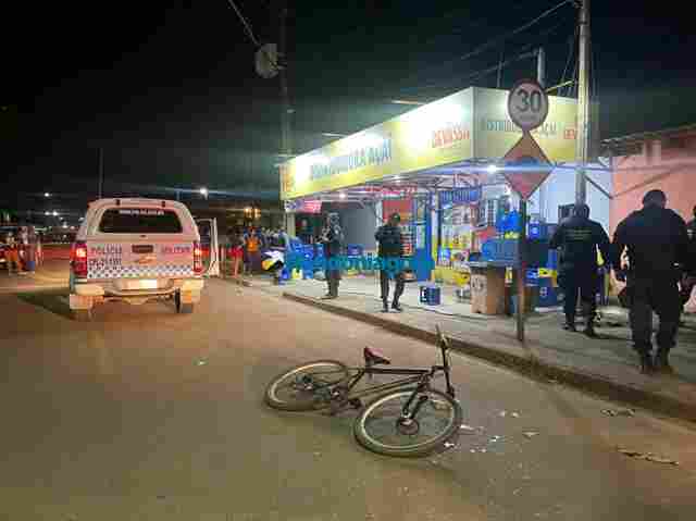 Homem é atacado a tiros e morre em distribuidora na zona sul da capital