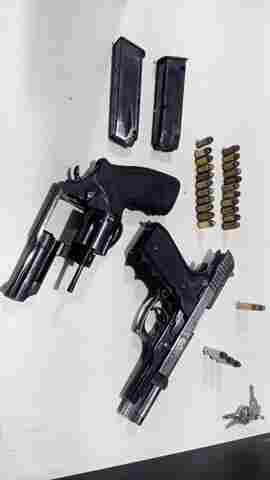 Ação do 9ª e 5ª BPM resulta na apreensão de armas e munições no condomínio Morar Melhor; quatro foram presos