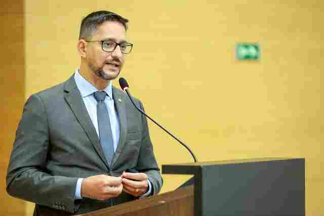 Deputado Anderson cobra providências sobre graves problemas no João Paulo II