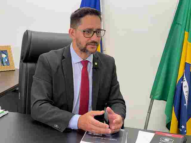 Anderson Pereira indica realização de processo seletivo para contratação de professores para atender as APAEs em Rondônia