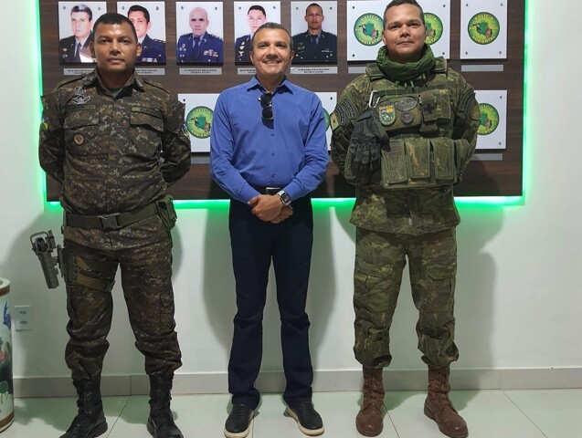 Deputado estadual Alex Silva visita Batalhão de Polícia Ambiental