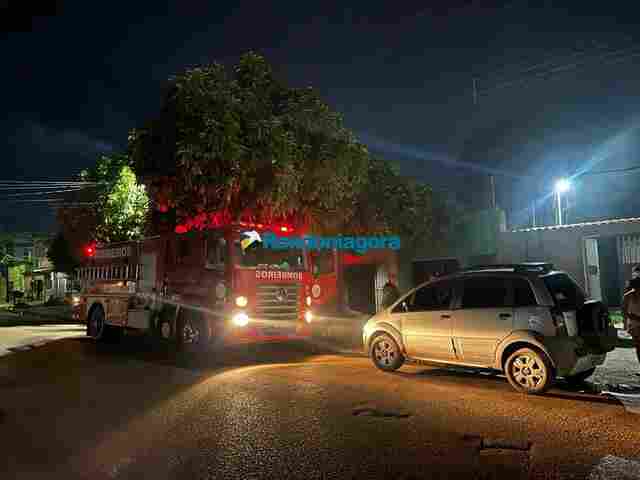 Casa é destruída na capital em possível incêndio criminoso