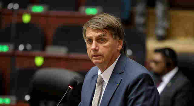 Bolsonaro veta volta do despacho gratuito de bagagens em voos