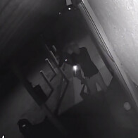 Vídeo mostra criminosos em ação durante invasão que terminou em assassinato de vigilante