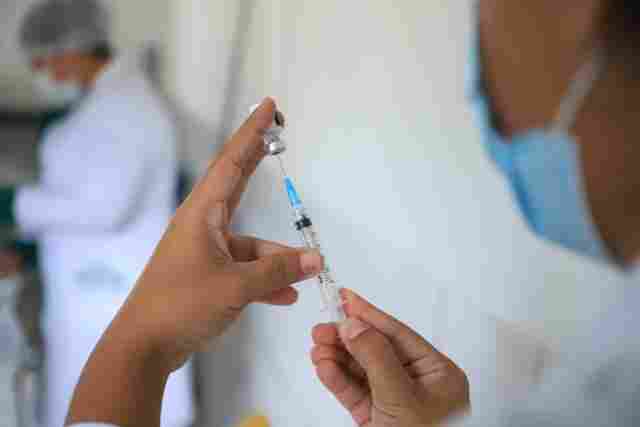 Porto Velho começa a aplicar dose de reforço ao público a partir de 40 anos