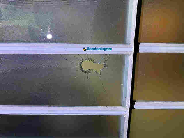 Jovem é atacado é baleado dentro de casa no Cristal da Calama