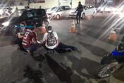 Homens ficam feridos em atropelamento em cruzamento na capital