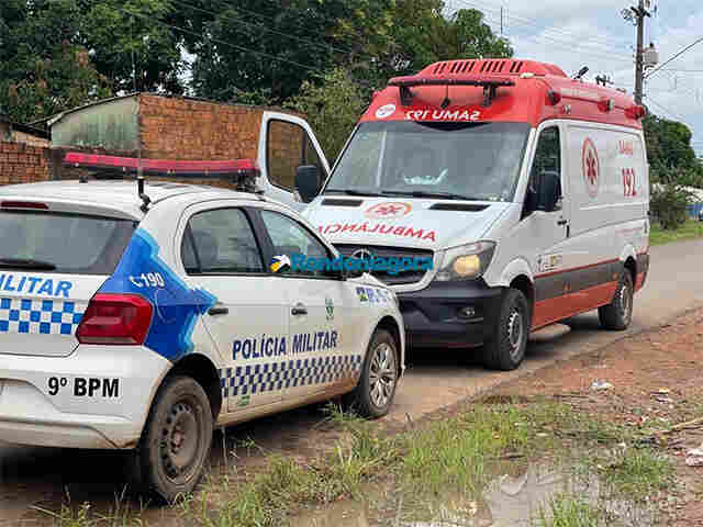 Motociclista sem CNH fica ferido após ser atingido por carro na zona leste