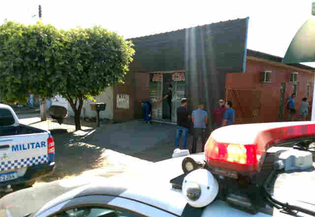 Advogado é atacado a tiros quando chegava no escritório