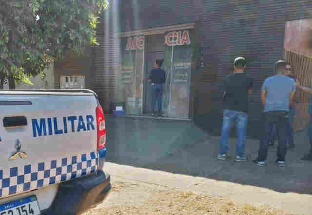 Advogado atacado a tiros ficou ferido no ombro; criminoso estava com comparsa e chegou em moto