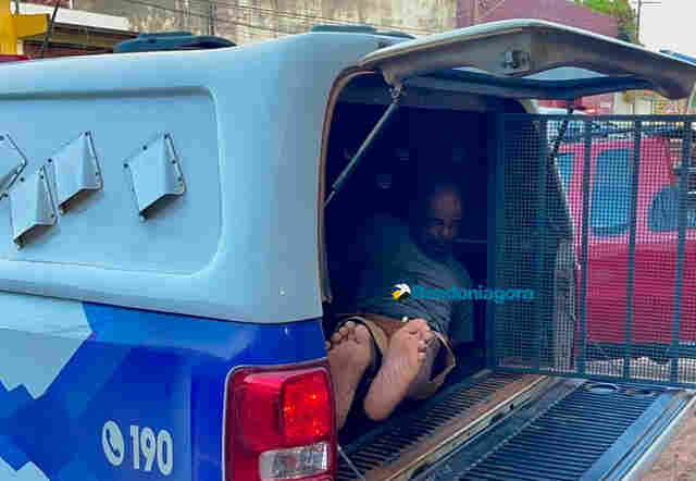 Jovem é assassinado com facada no pescoço após confundir casa de amigos