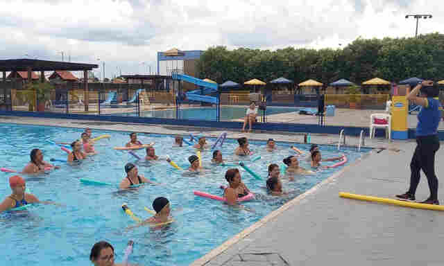 Sindeprof retorna com atividades de Hidroginástica e Fit Dance