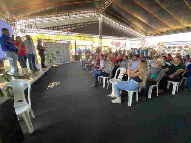 Escola do Legislativo presente na Expoari 2022