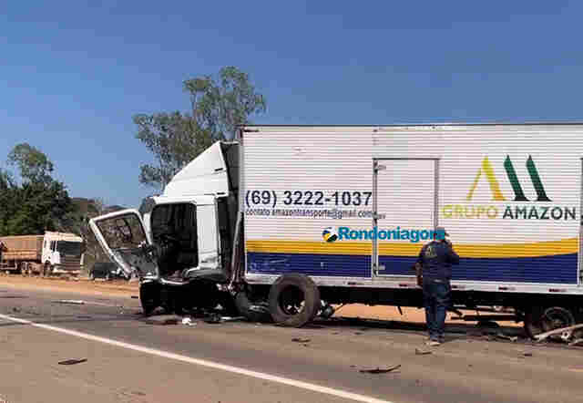 Vídeo: duas pessoas morrem em colisão frontal na BR-364, em Candeias do Jamari