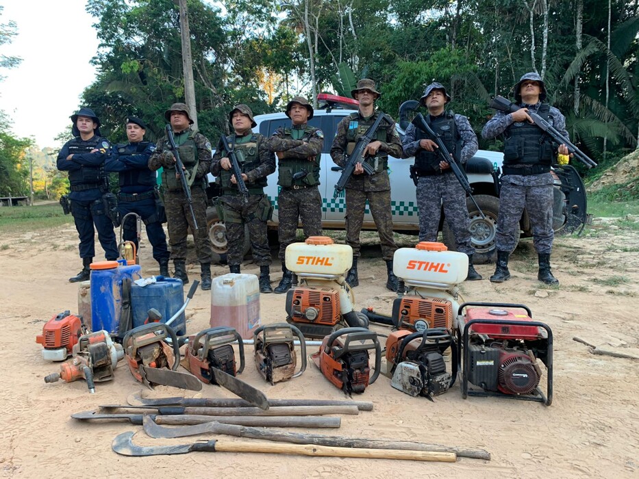 Operação apreende trator e objetos utilizados para desmatamento no parque estadual Guajará-Mirim