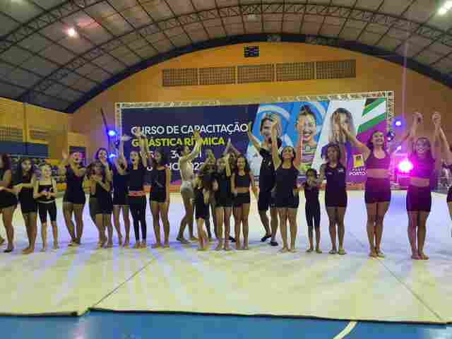 Semes realiza curso de capacitação em ginástica, e promove show ao público