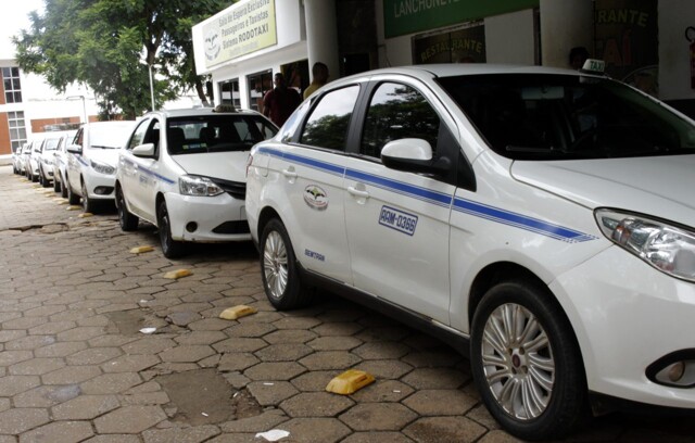 Começa novo prazo para prefeituras realizarem cadastro do auxílio taxista 
